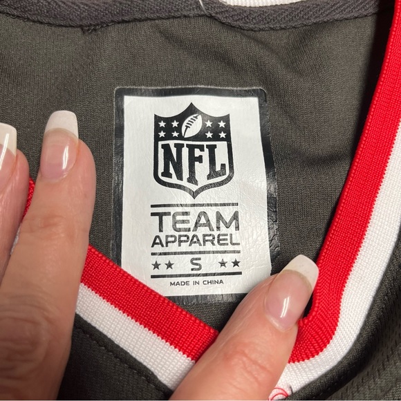 NWT Tampa Bay Buccaneers Jersey Size Small - Picture 4 of 8